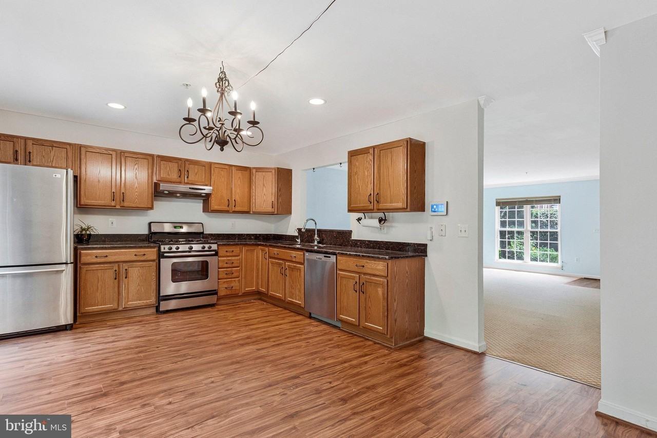 616 Bellerive Ct #85 - Photo 5 of 43
