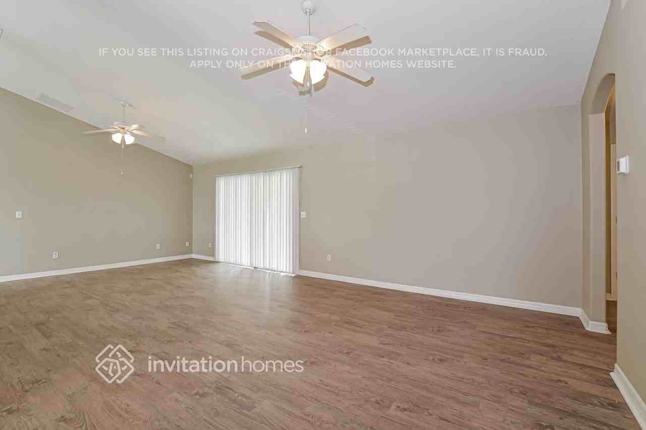 211 Compass Rose Dr - Photo 4 of 17