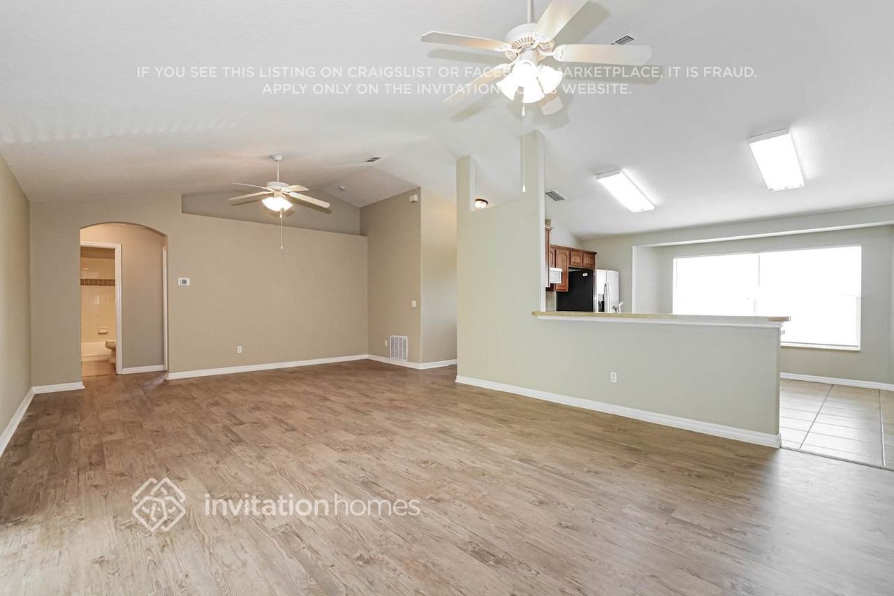 211 Compass Rose Dr - Photo 5 of 17