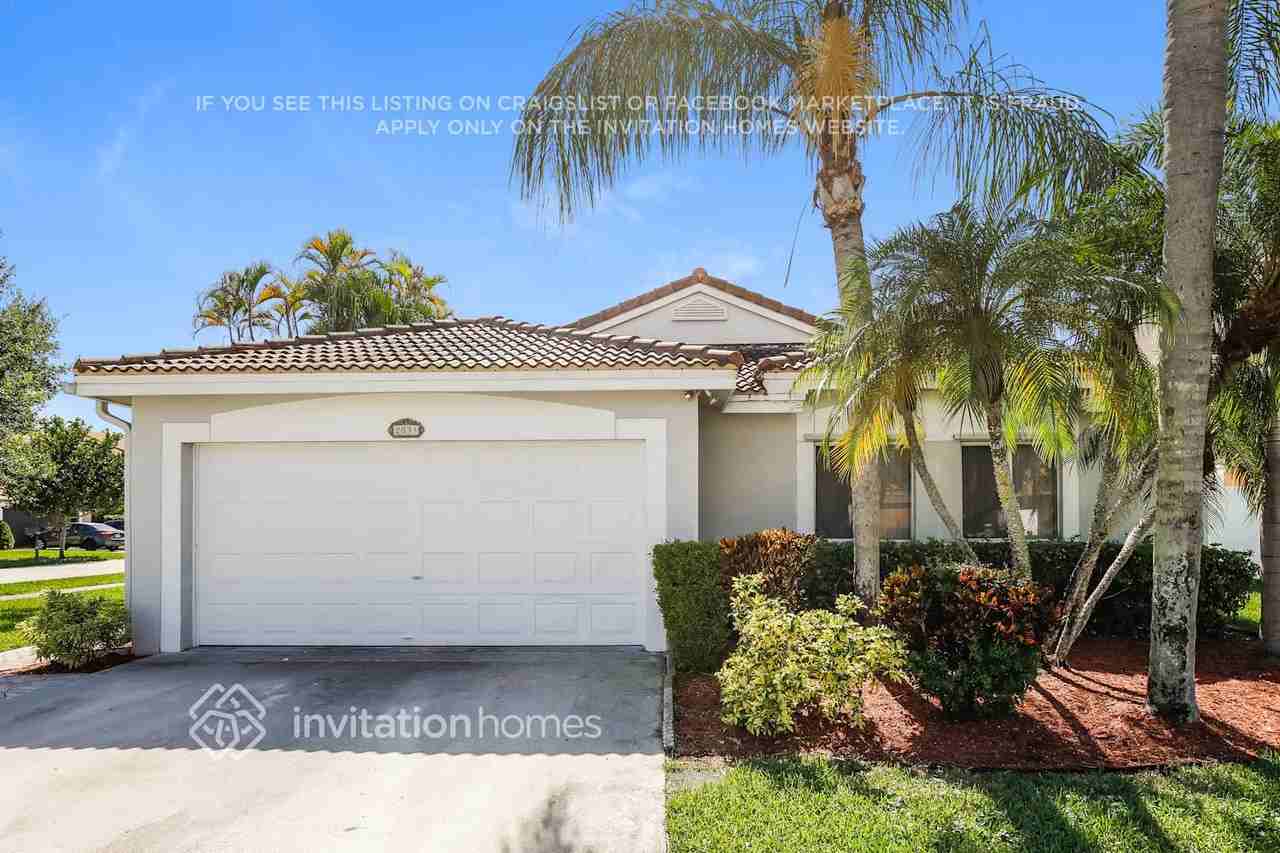 2033 Nw 178th Way