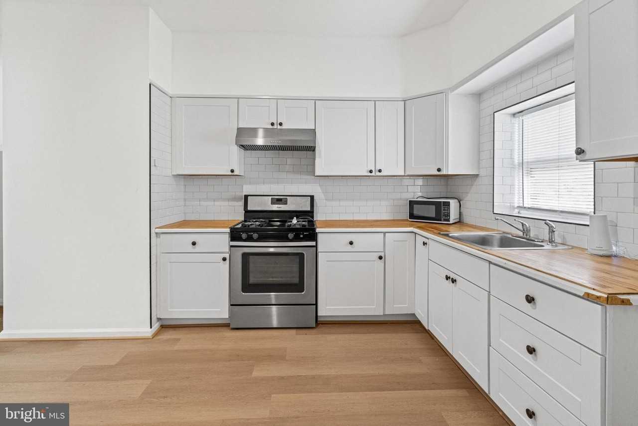 1653 N Smallwood St - Photo 3 of 24