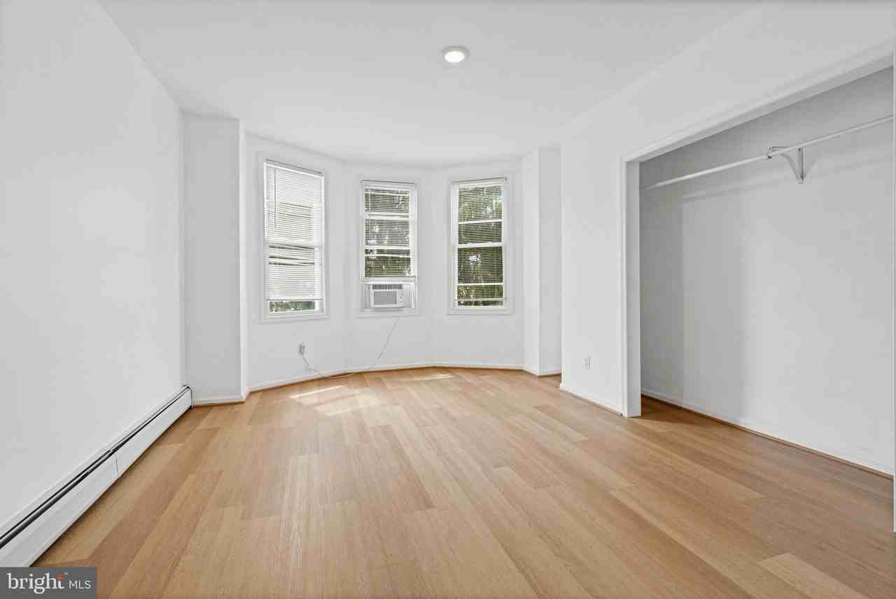 1653 N Smallwood St - Photo 4 of 24