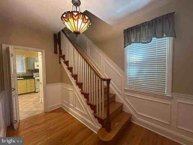 306 Kingston Rd - Photo 3 of 17