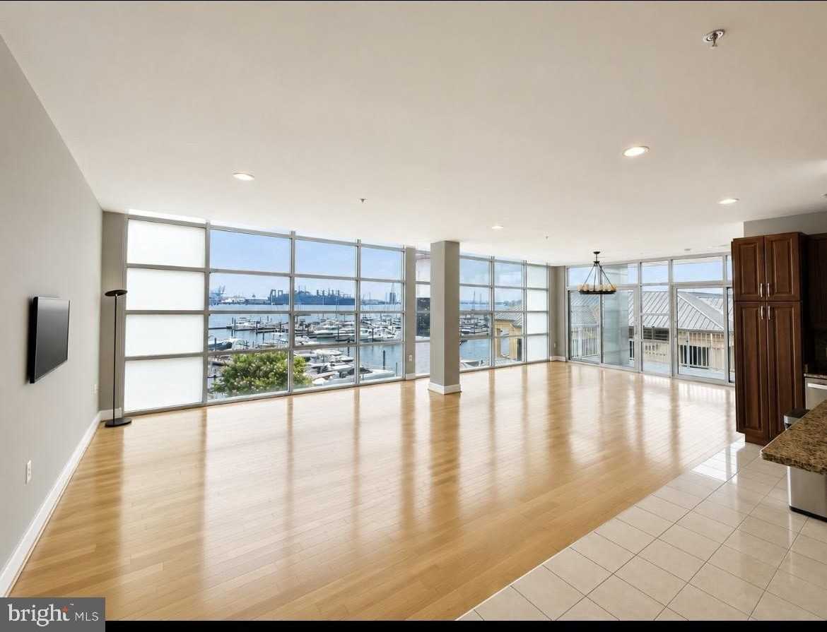 2772 Lighthouse Pt E #314 - Photo 3 of 4