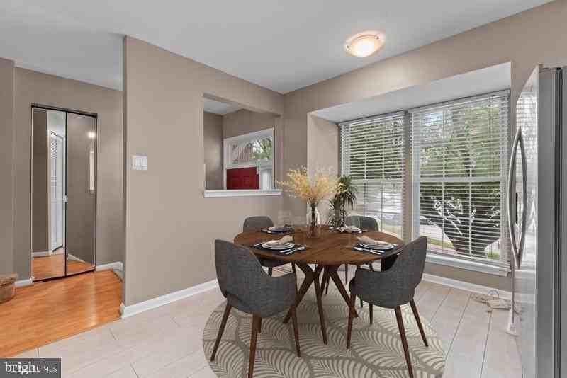 8 Wessex Ct - Photo 5 of 39
