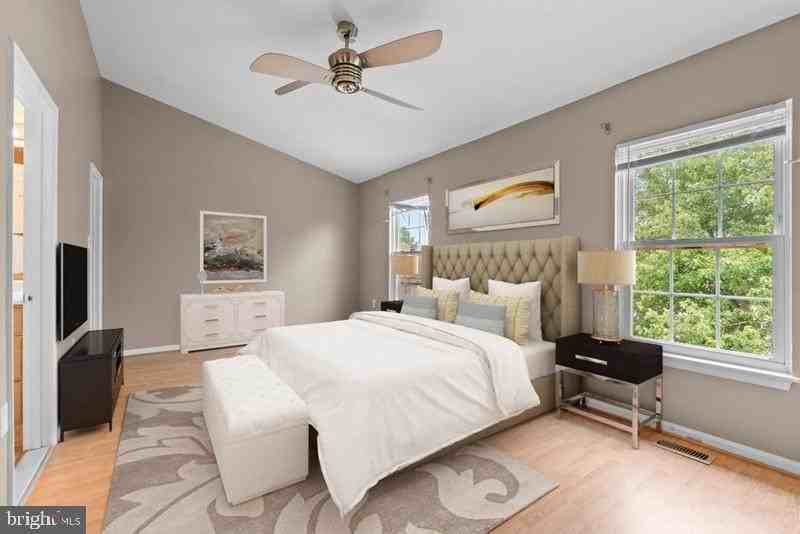 8 Wessex Ct - Photo 6 of 39