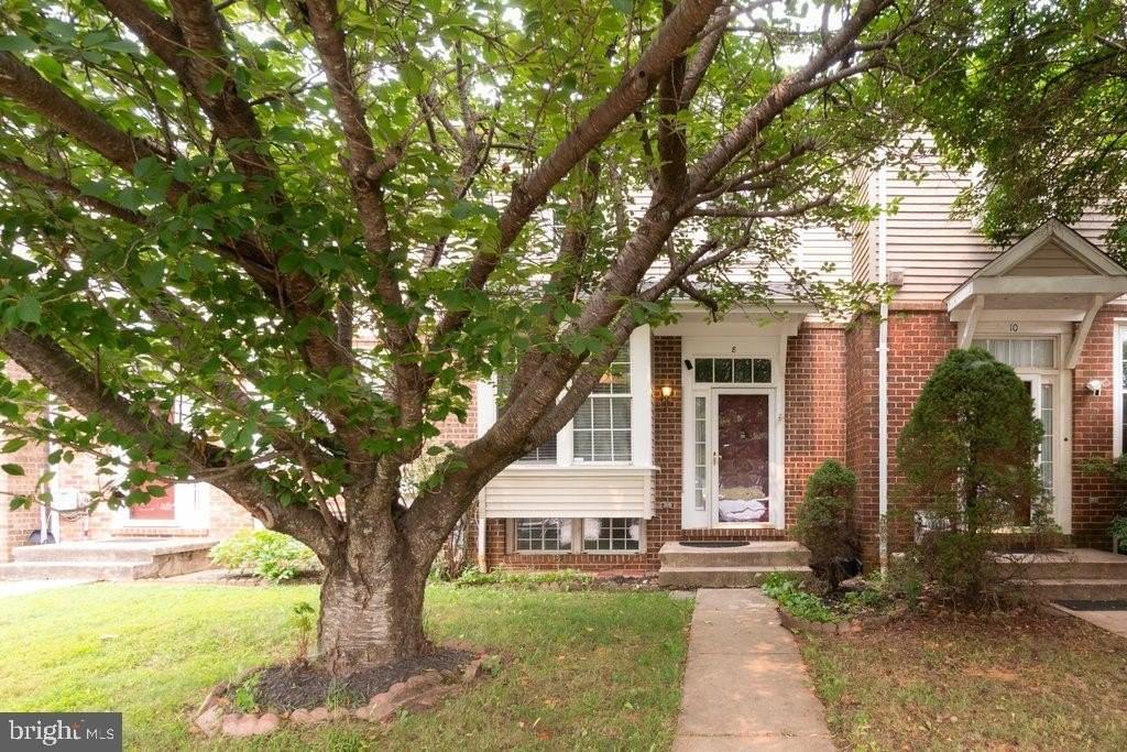 8 Wessex Ct - Photo 3 of 39