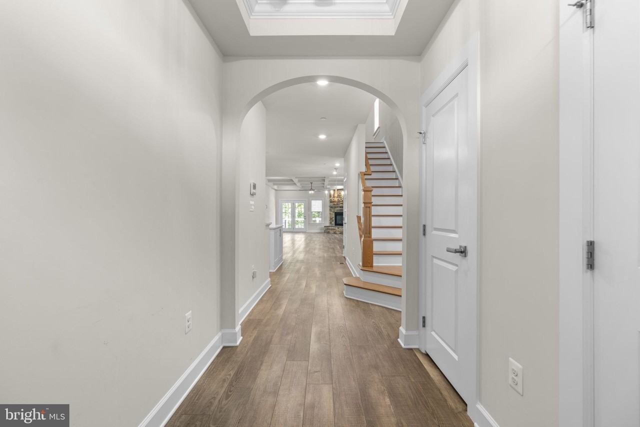 10513 Rossini Ln - Photo 2 of 45