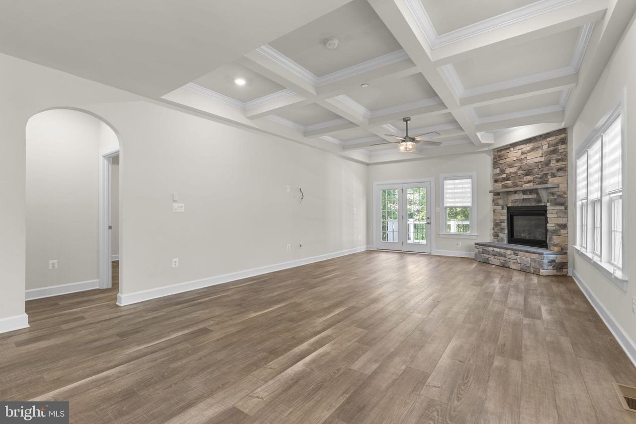 10513 Rossini Ln - Photo 3 of 45