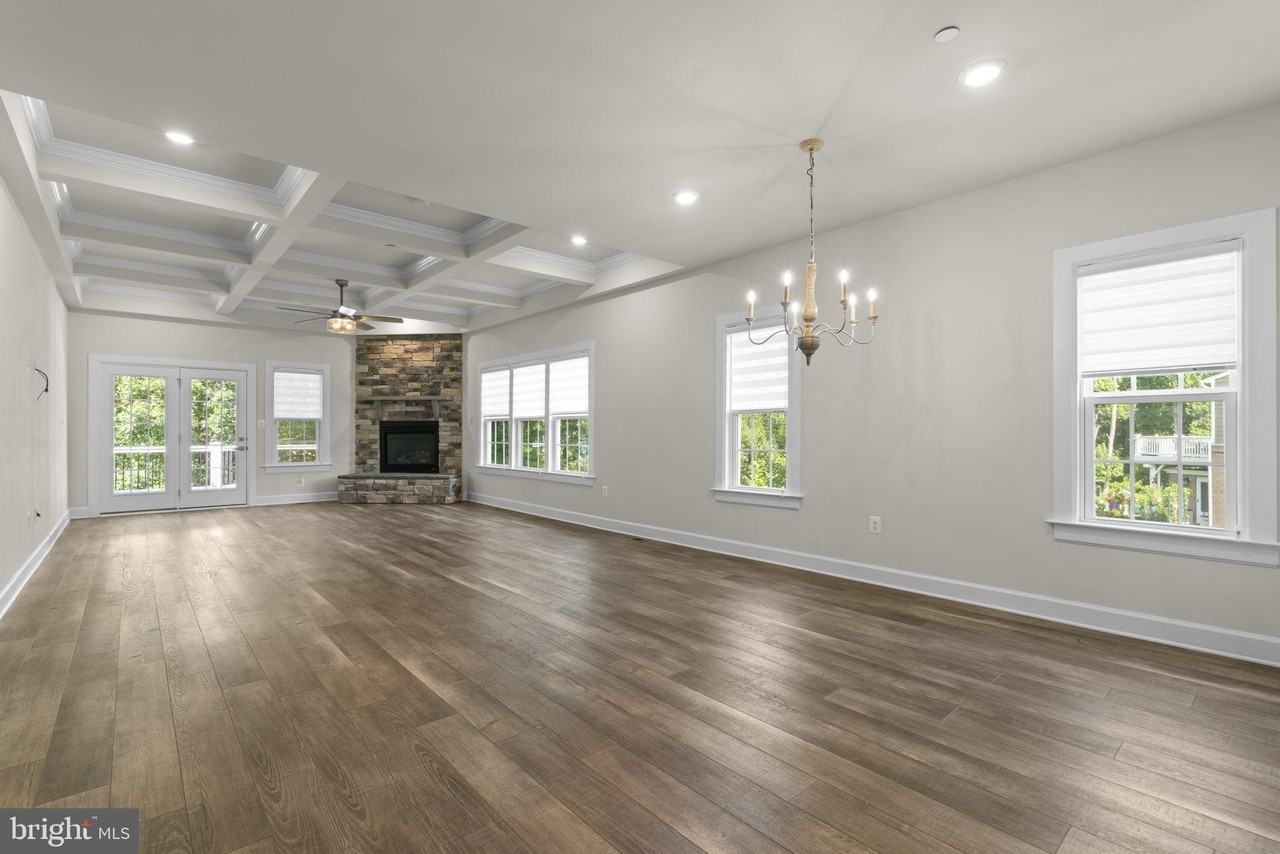 10513 Rossini Ln - Photo 6 of 45