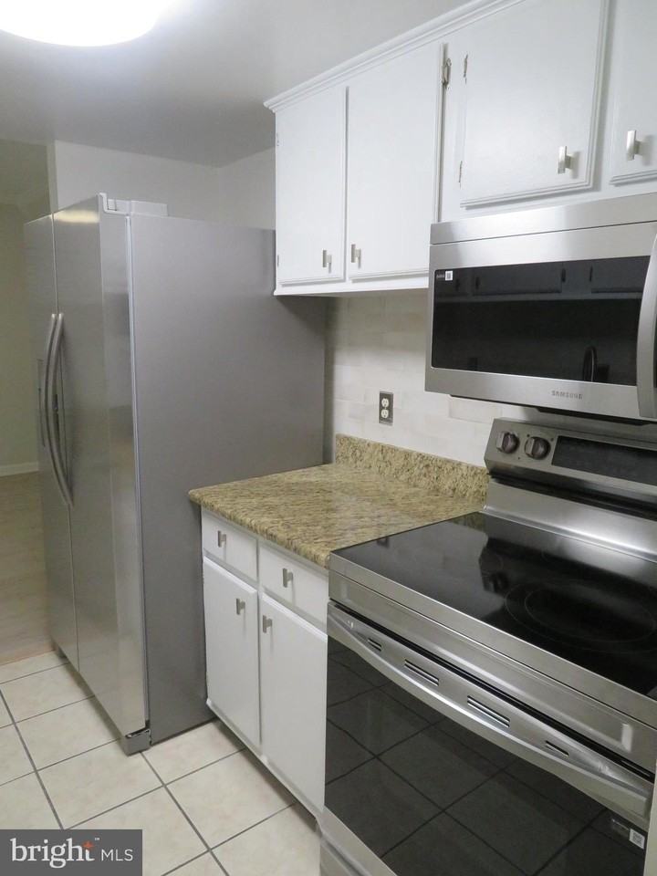 9150 Lambskin Ln - Photo 7 of 43
