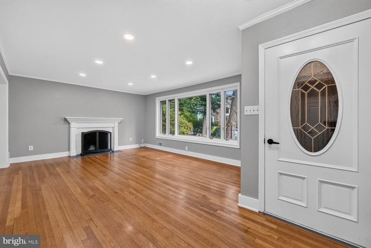 3604 Husted Dr - Photo 3 of 35