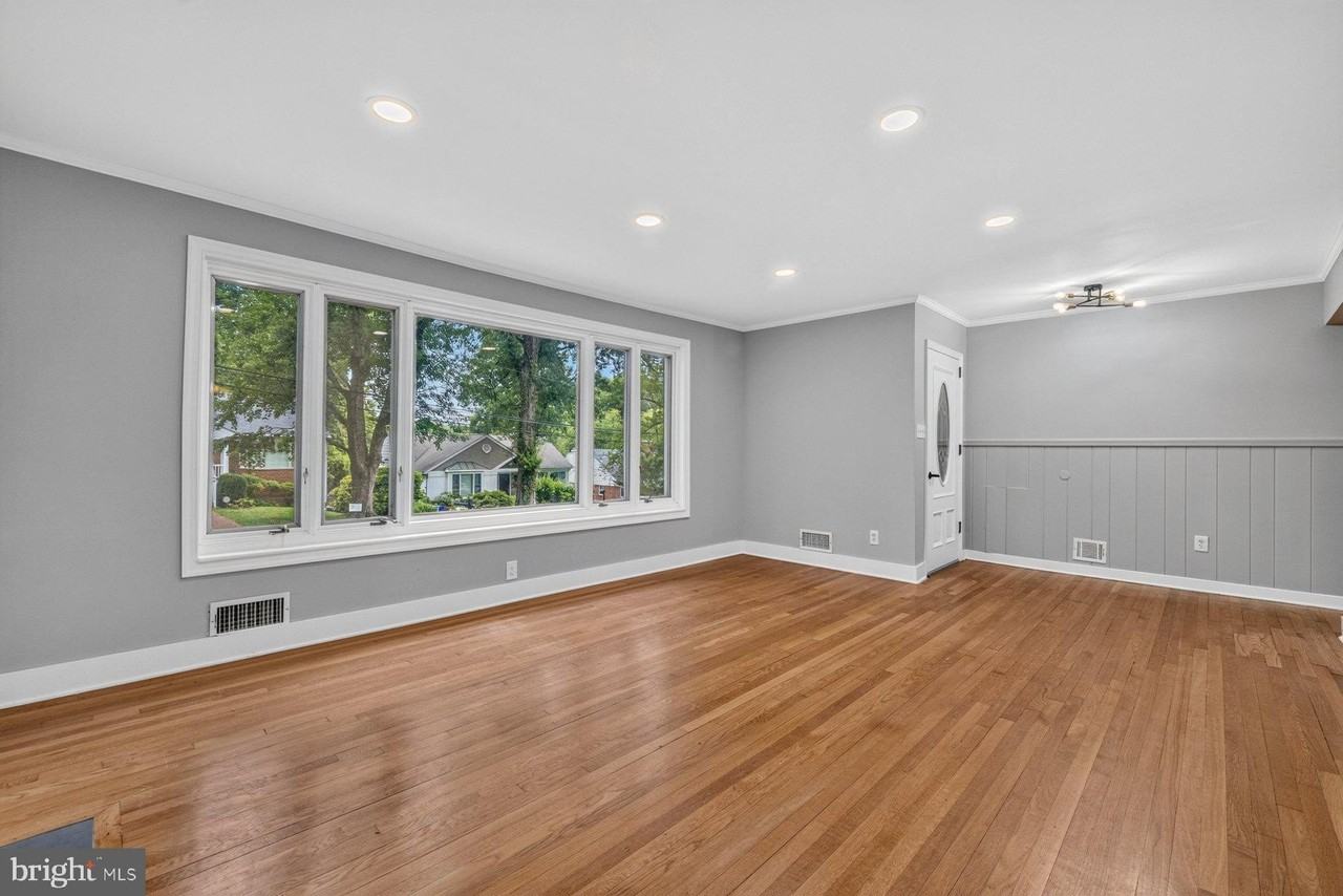 3604 Husted Dr - Photo 4 of 35