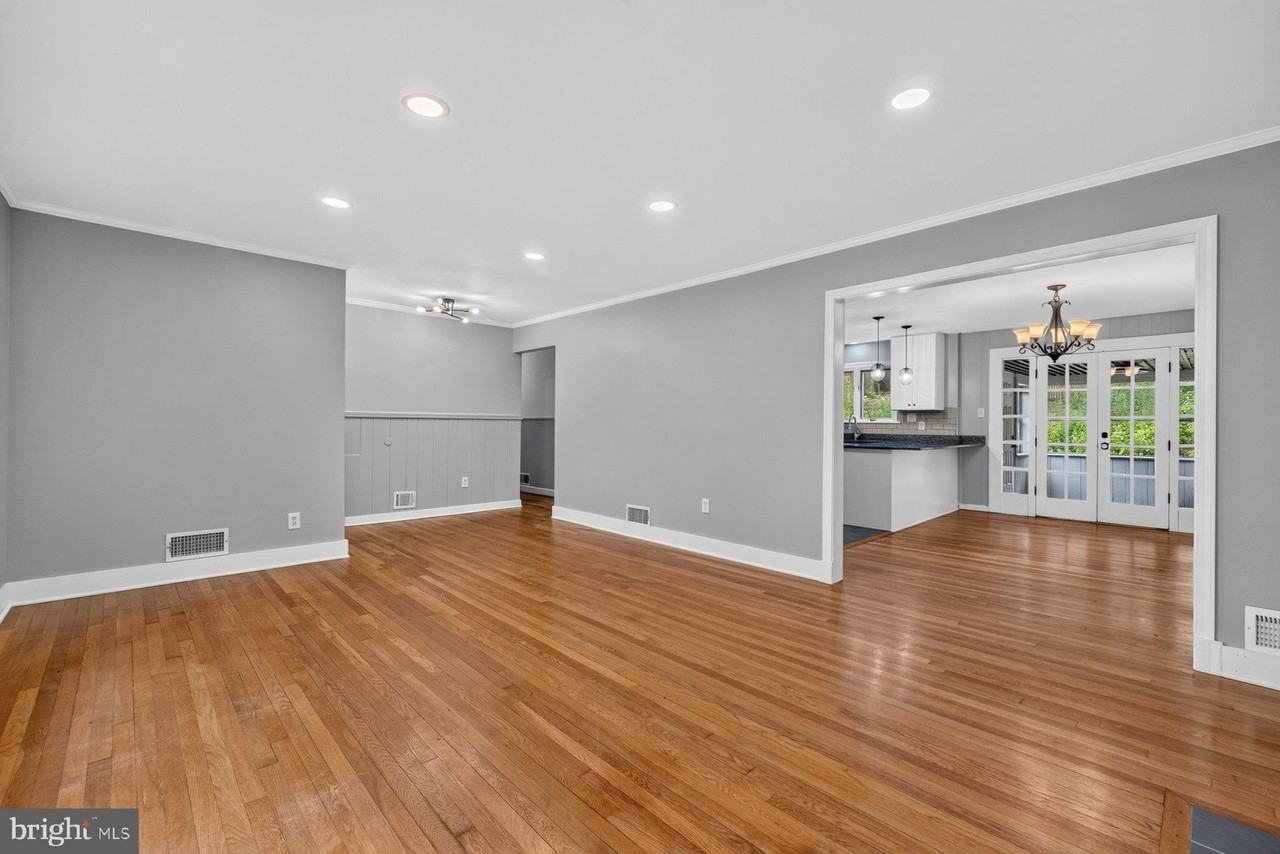 3604 Husted Dr - Photo 5 of 35