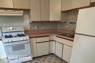 13131 S Rhodes Ave - Photo 1 of 1