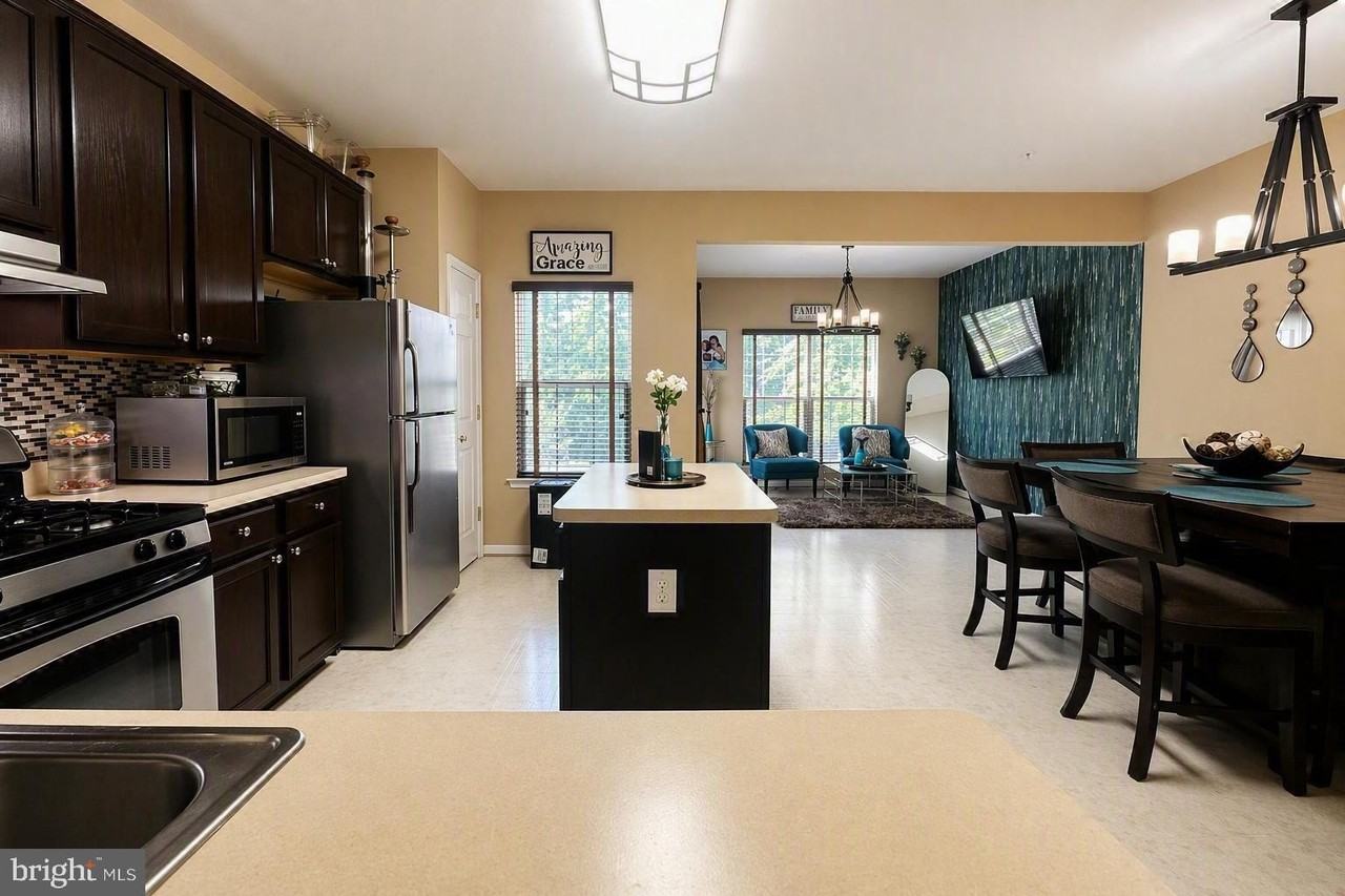 10502 Glen Manor Dr - Photo 2 of 17