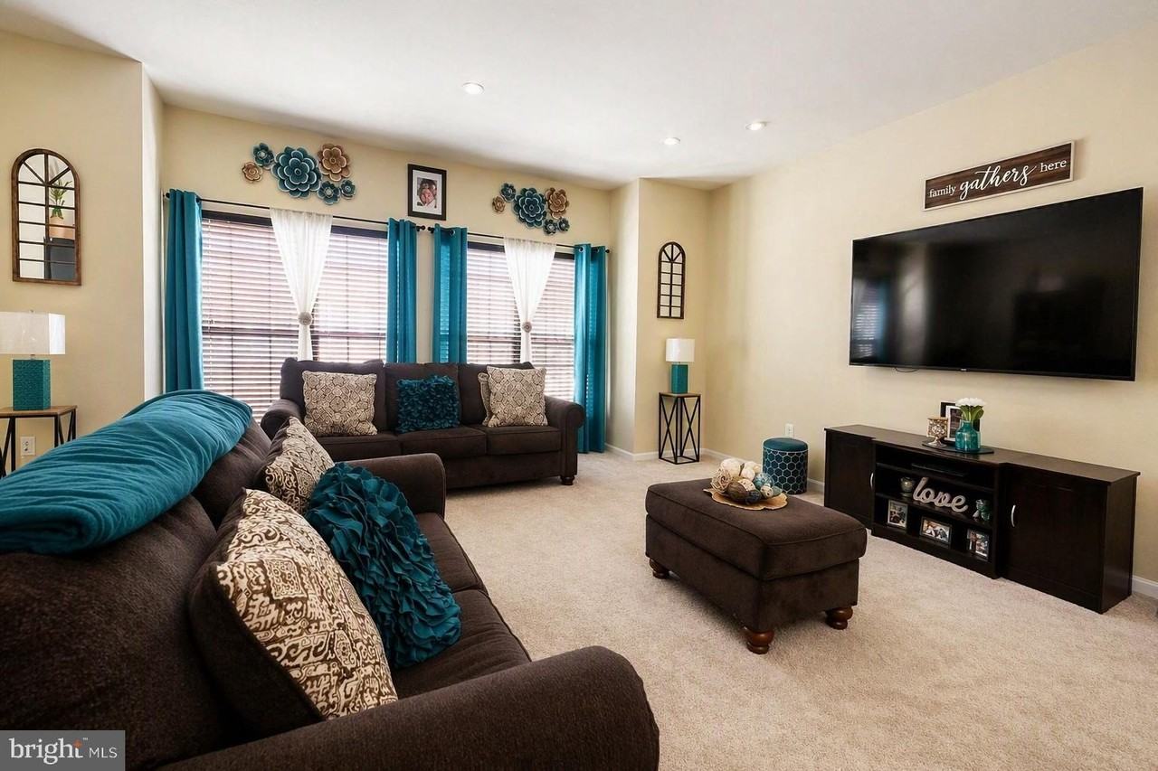 10502 Glen Manor Dr - Photo 5 of 17
