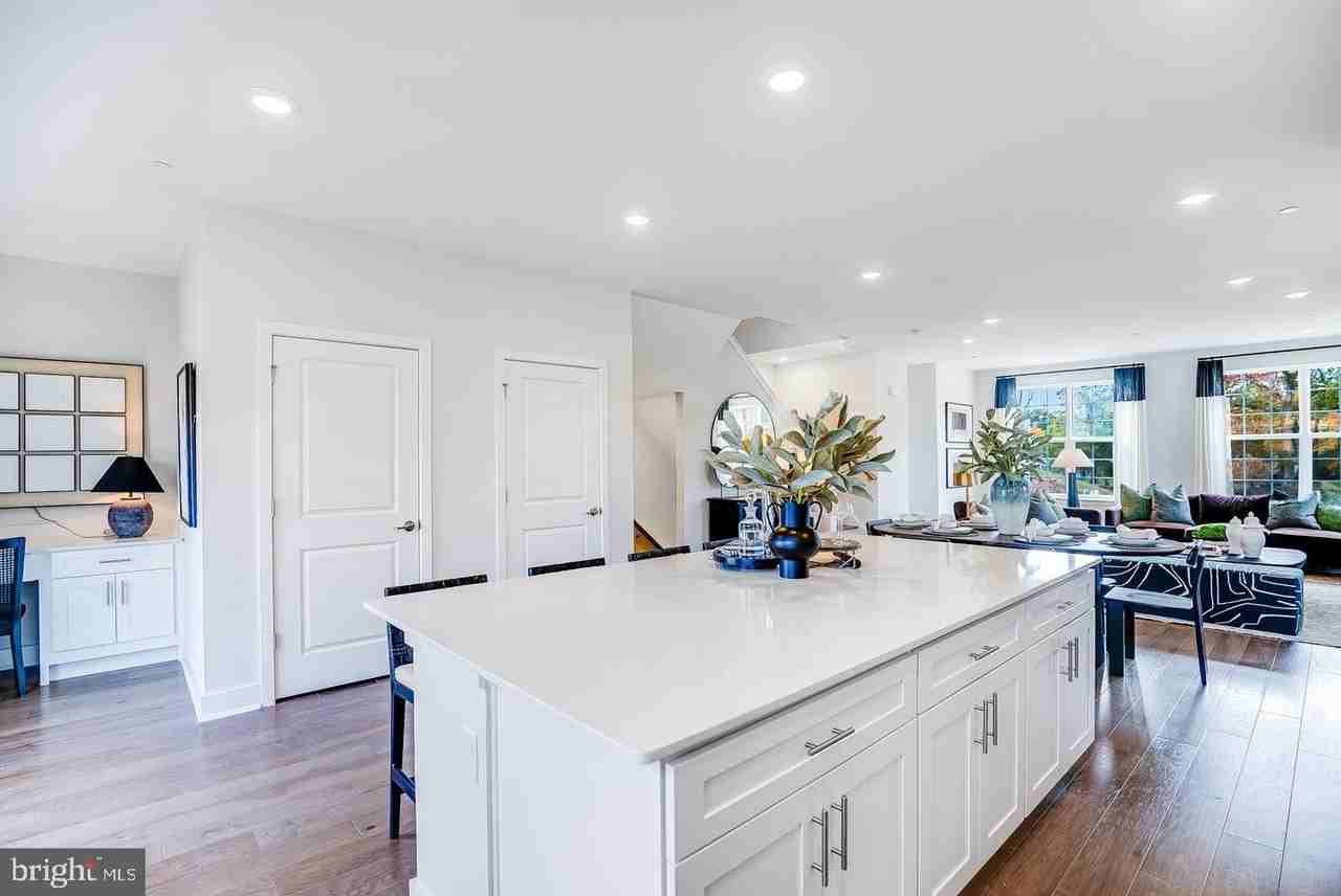 148 Ada Hightower Ave - Photo 3 of 31