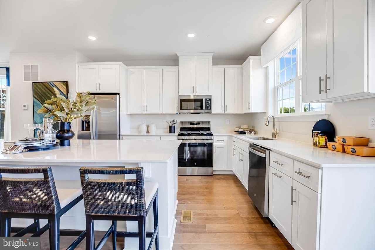 148 Ada Hightower Ave - Photo 5 of 31