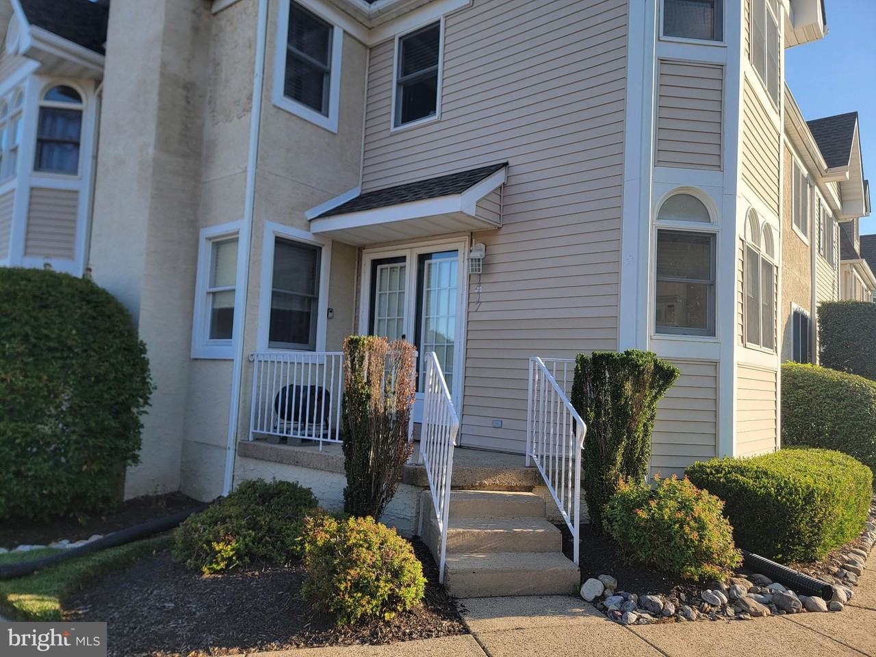 1417 Kathleen Ct - Photo 2 of 19