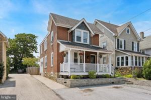 featured image of 32 W Central Ave