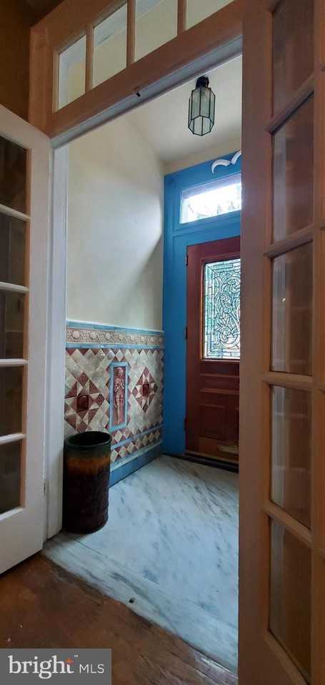 1033 Jackson St - Photo 3 of 49
