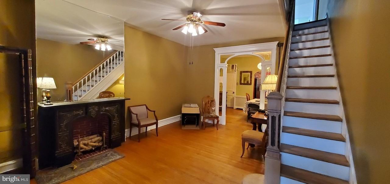 1033 Jackson St - Photo 6 of 49