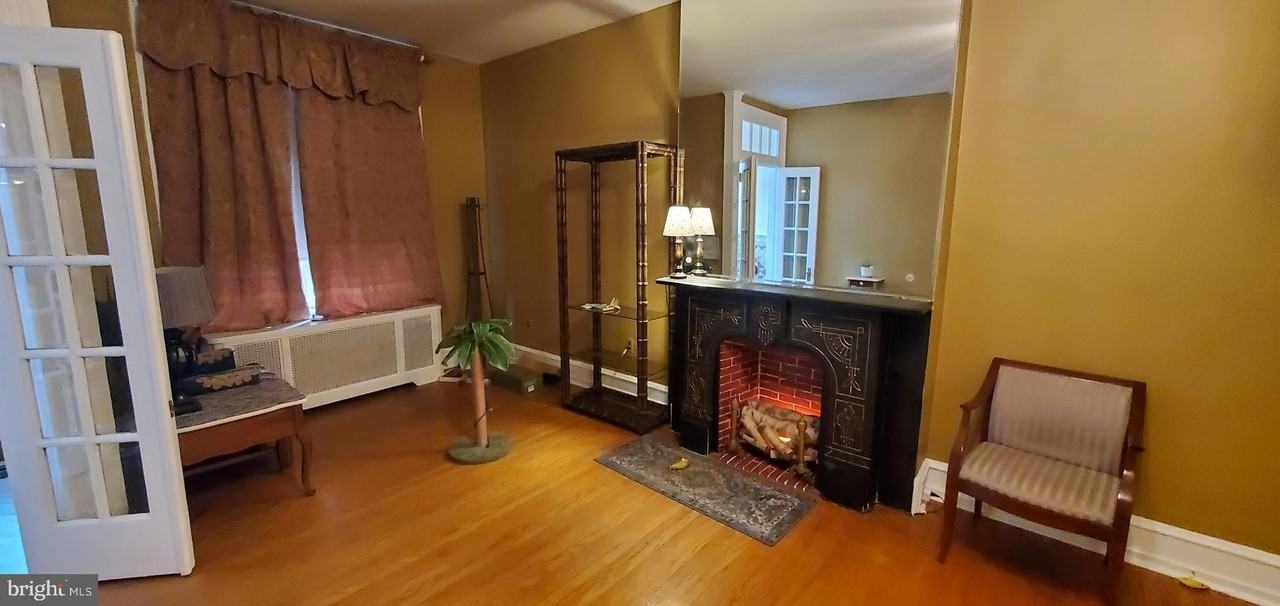 1033 Jackson St - Photo 7 of 49