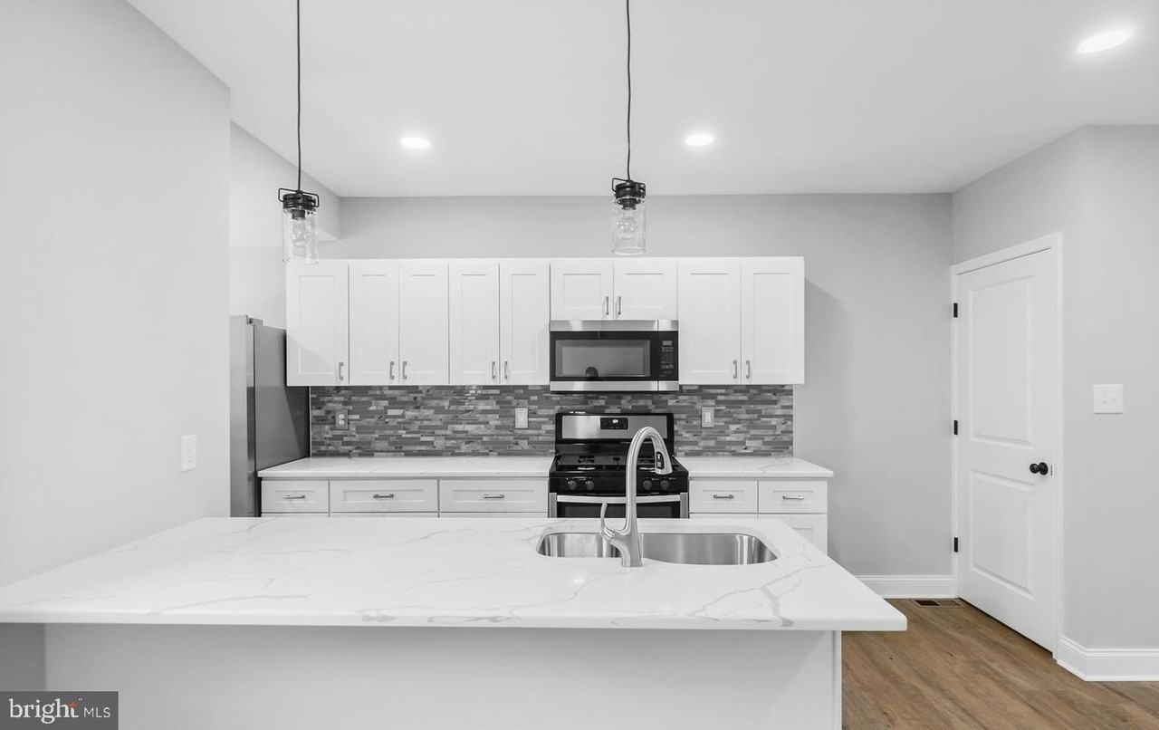 1536 S Corlies St - Photo 4 of 19
