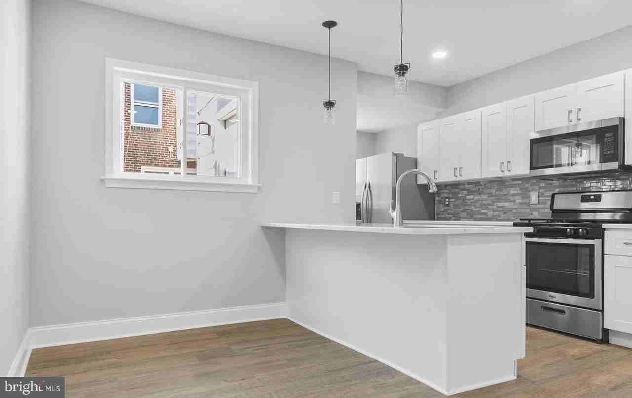 1536 S Corlies St - Photo 5 of 19