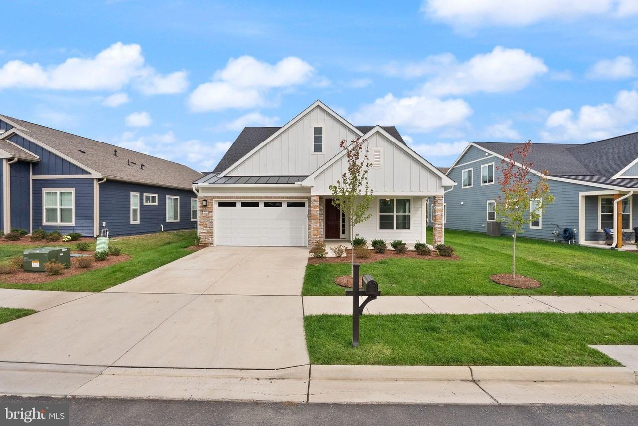 121 Cowbird St - Photo 2 of 50