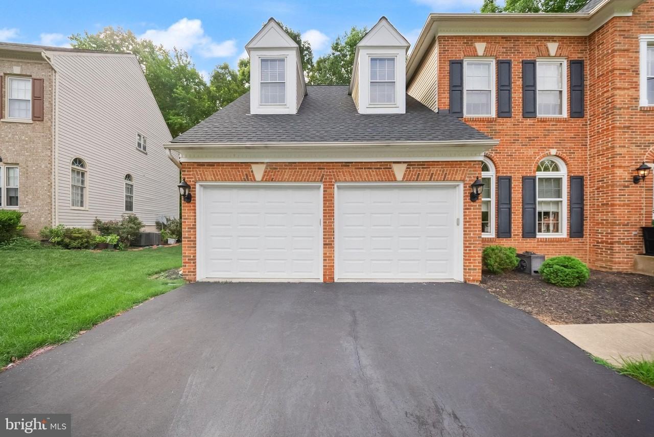 5667 Lonesome Dove Ct - Photo 6 of 50