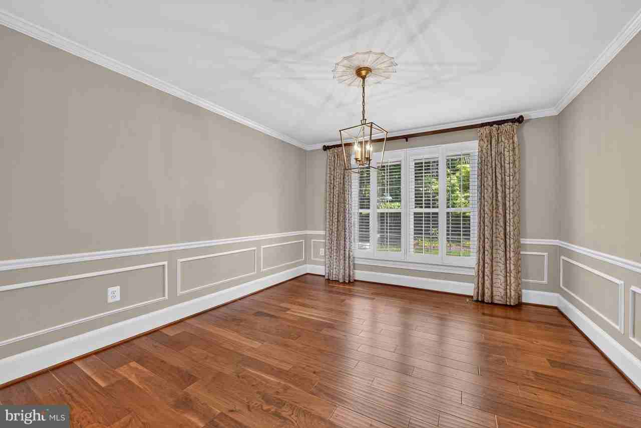 1022 Delf Dr - Photo 7 of 42