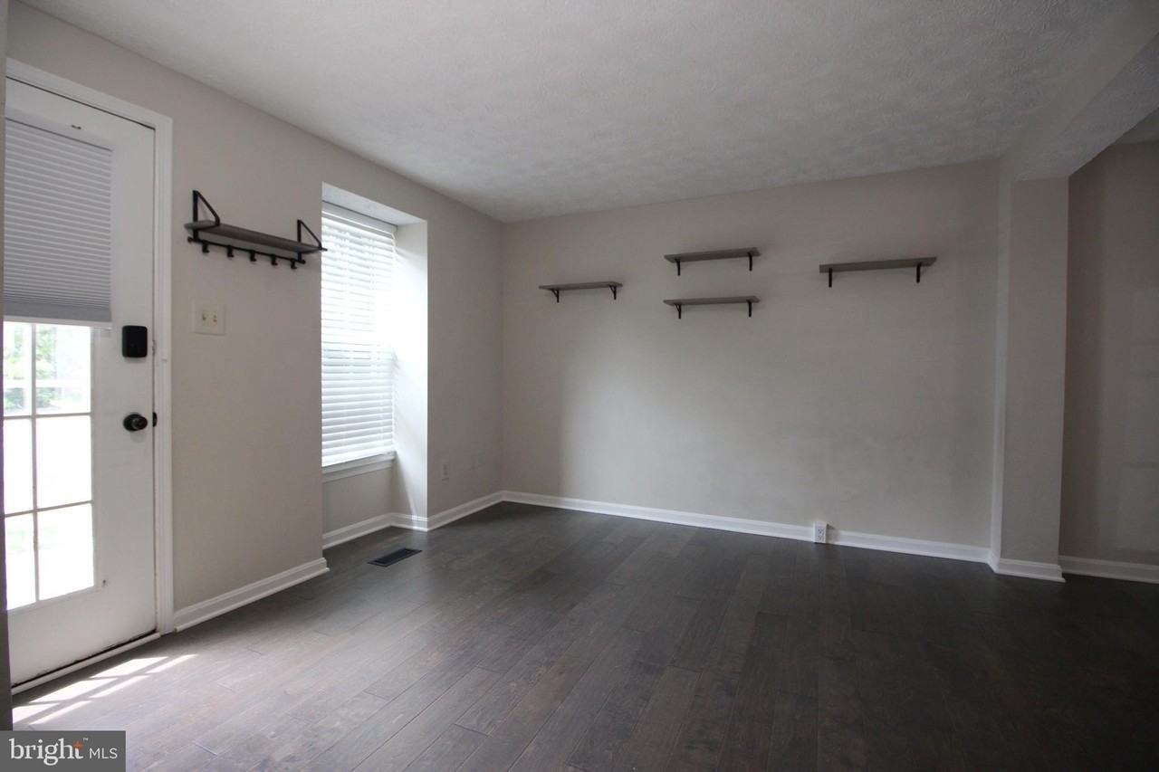 11916 Fieldthorn Ct - Photo 3 of 28