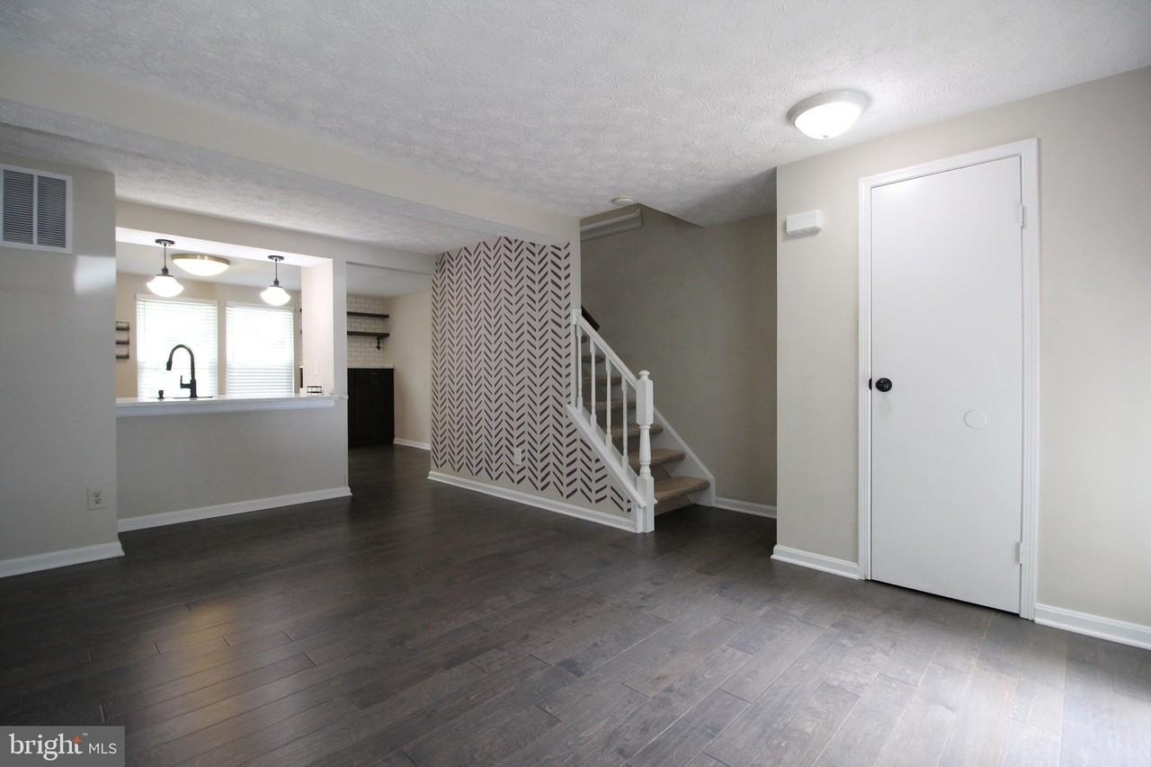11916 Fieldthorn Ct - Photo 4 of 28
