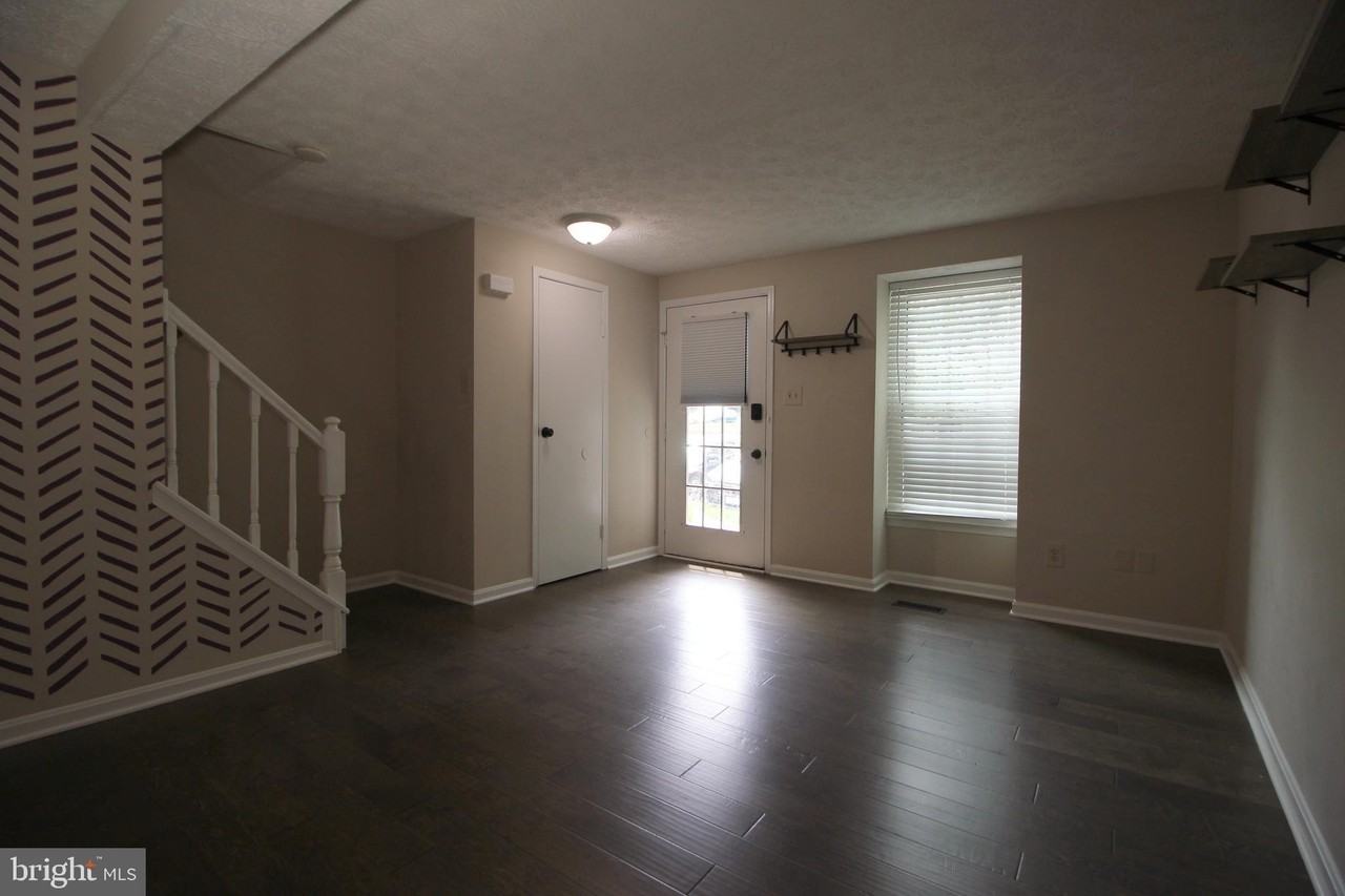 11916 Fieldthorn Ct - Photo 5 of 28
