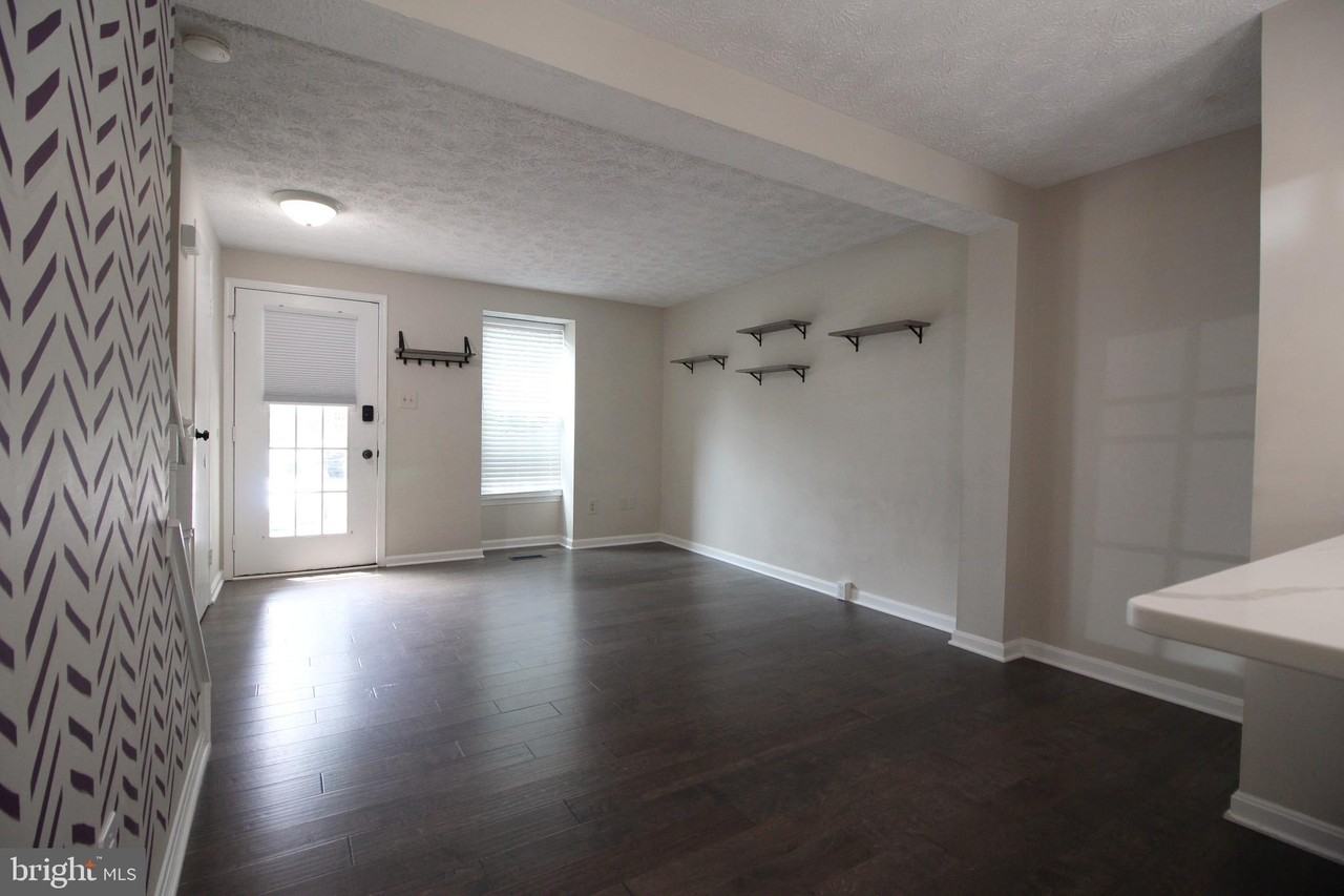 11916 Fieldthorn Ct - Photo 7 of 28