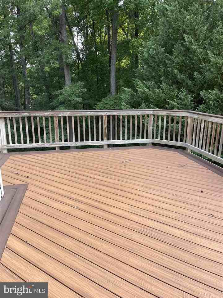 7507 Lamoyne Ct - Photo 5 of 30