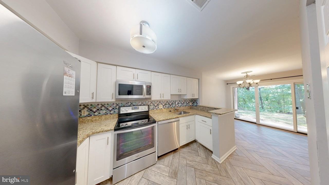 11100 Beaver Trail Ct - Photo 2 of 15