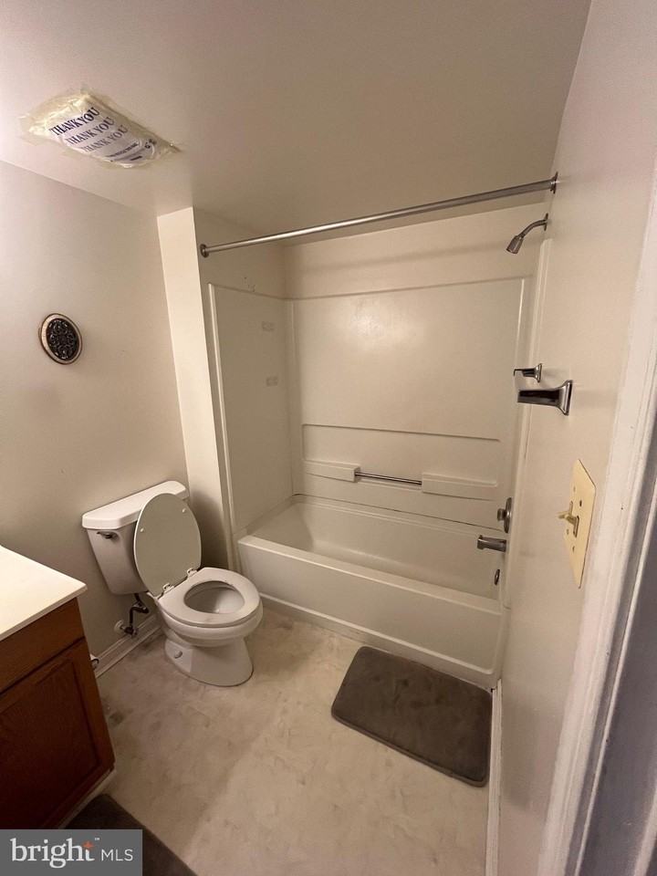6406 Emerald Green Ct - Photo 6 of 9