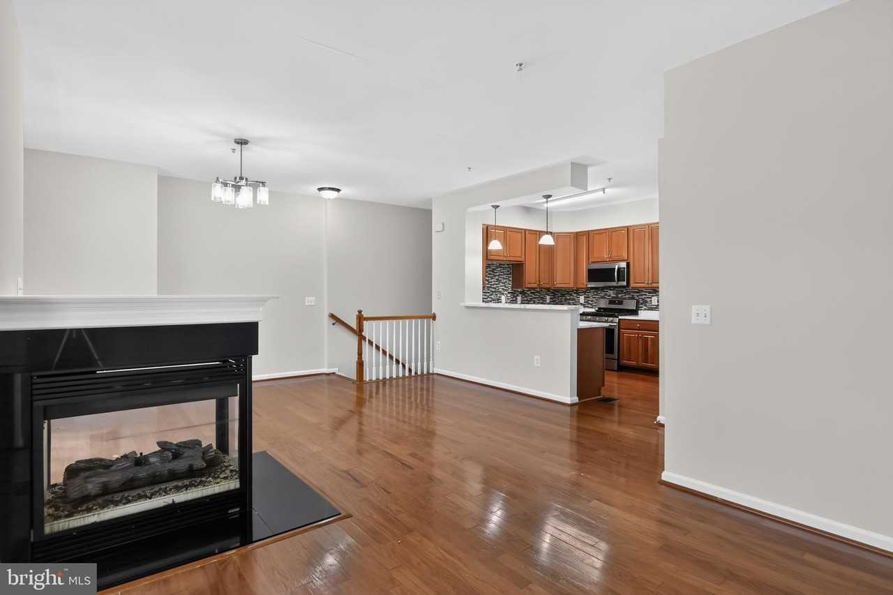 13945 Hollow Wind Way #101 - Photo 3 of 15