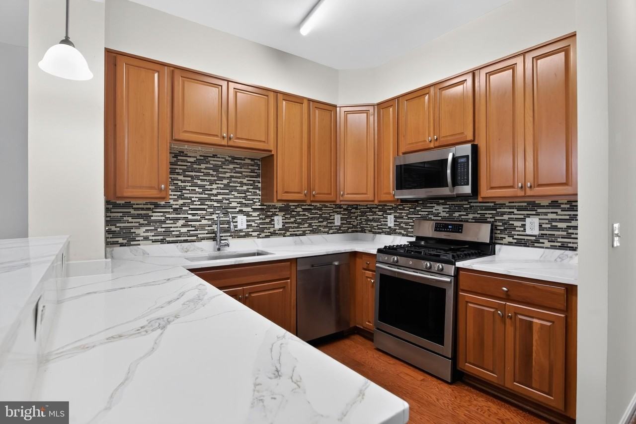 13945 Hollow Wind Way #101 - Photo 4 of 15