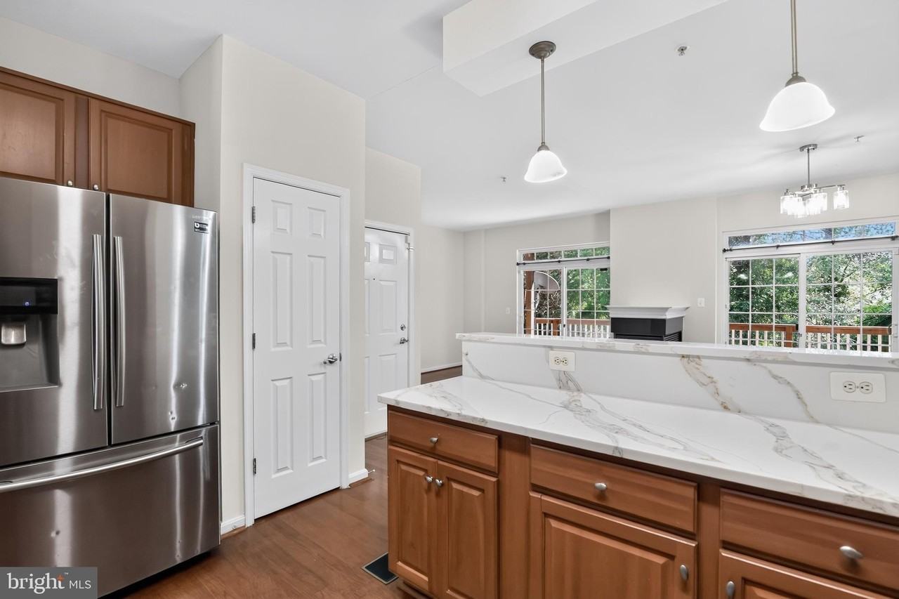 13945 Hollow Wind Way #101 - Photo 5 of 15