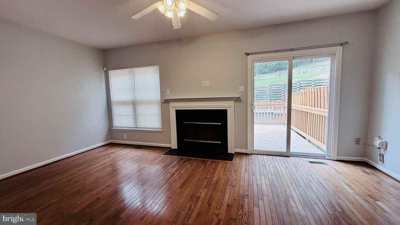 13042 Hunterbrook Dr - Photo 2 of 21