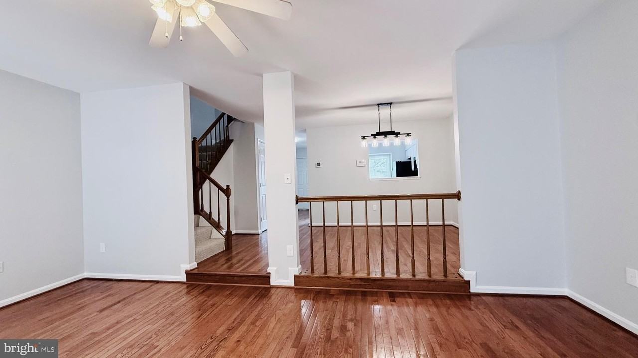 13042 Hunterbrook Dr - Photo 3 of 21