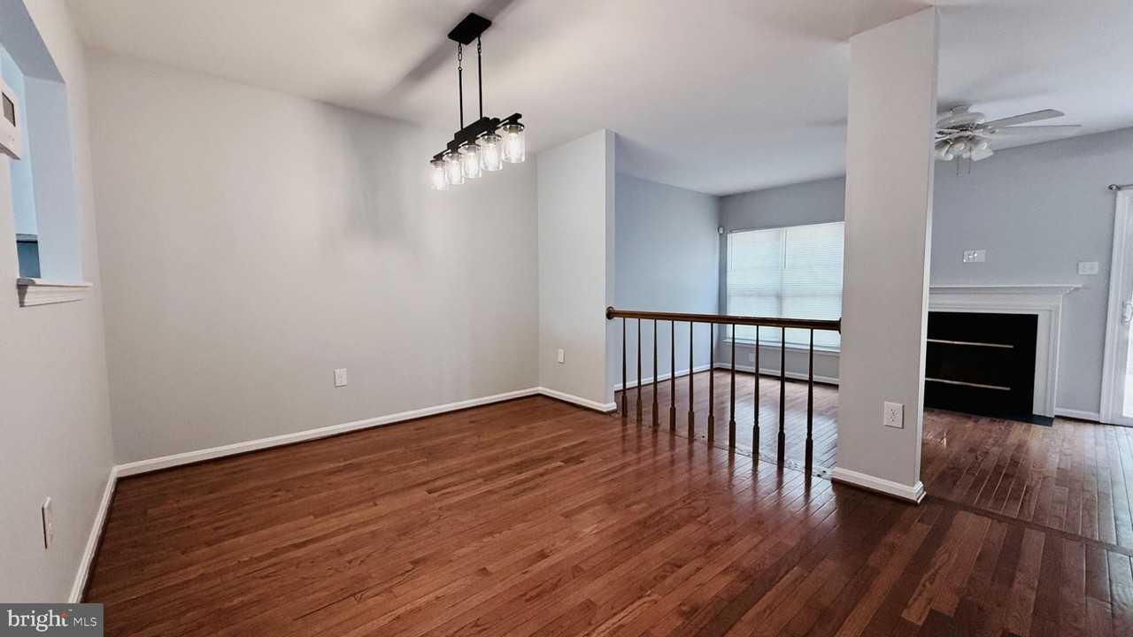 13042 Hunterbrook Dr - Photo 4 of 21