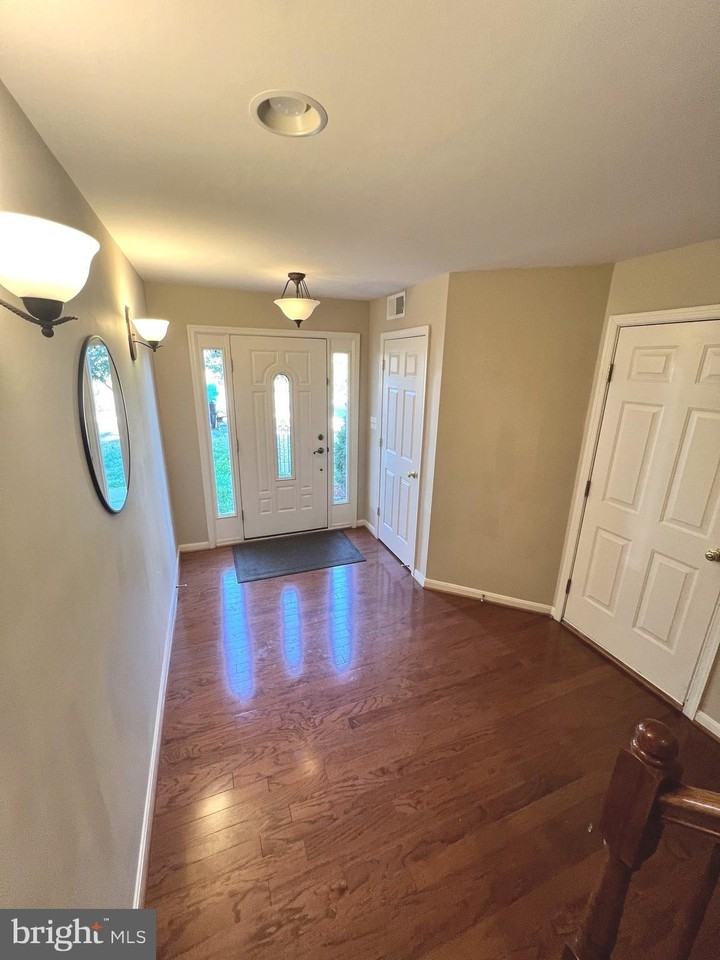 194 Oxbow Dr - Photo 3 of 31