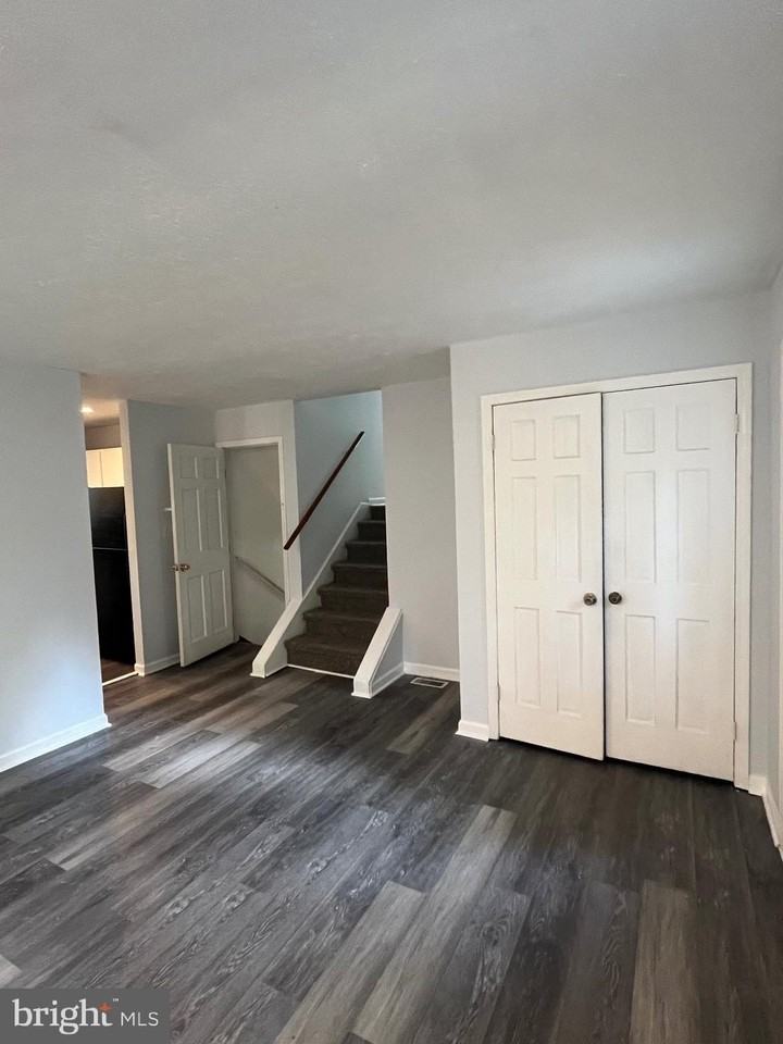 11827 Rutherford Dr - Photo 2 of 25