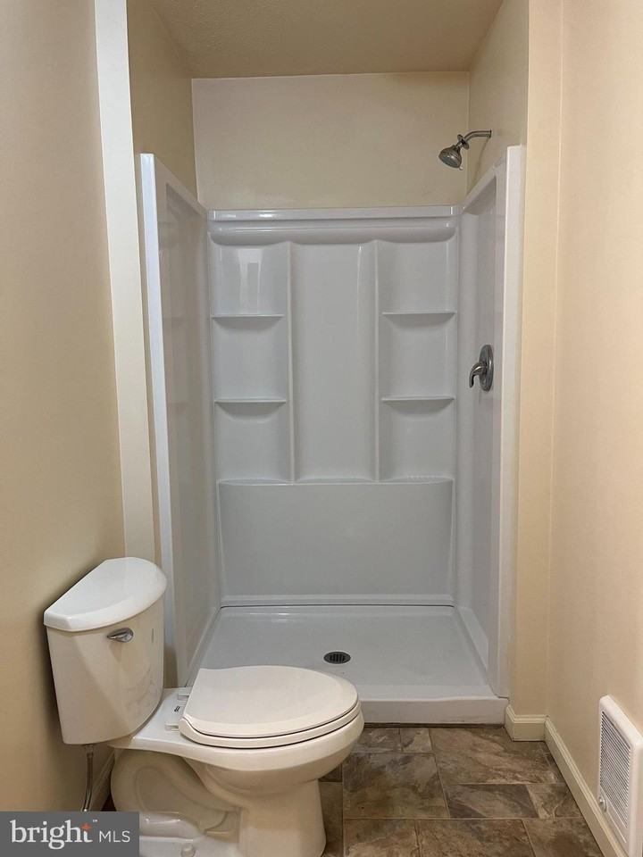 23 Shumack Ct - Photo 7 of 30