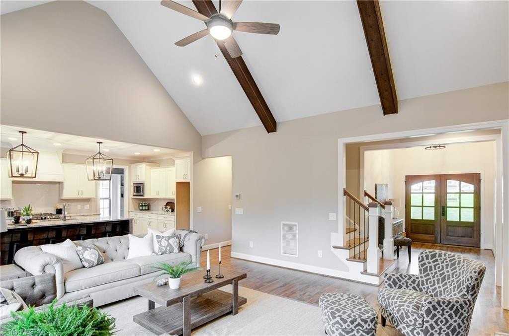 8207 Joe Jessup Ct - Photo 3 of 34
